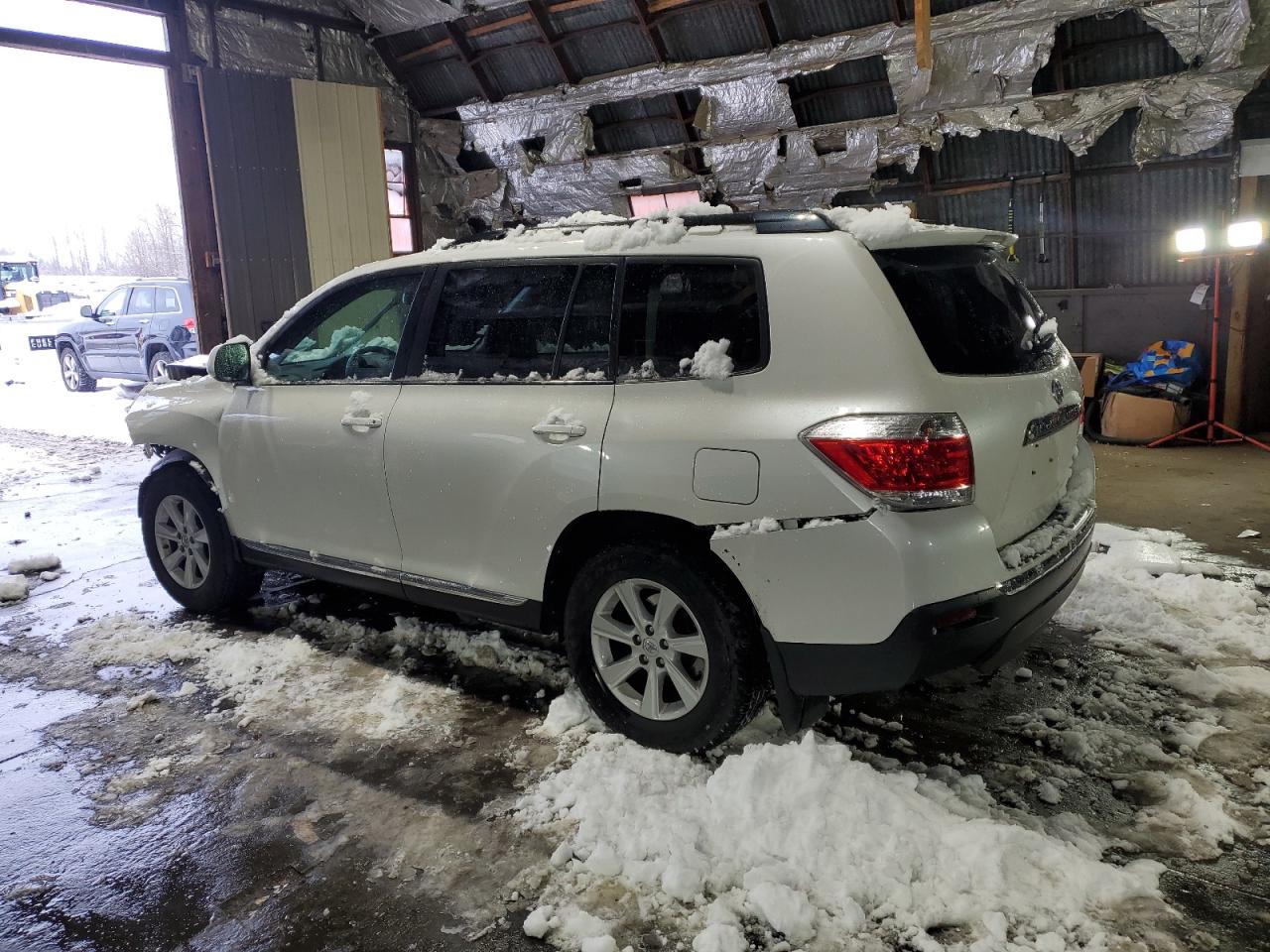 2013 Toyota Highlander VIN 5TDBK3EH9DS249418 Copart auction photo, front end damage thumbnail 2