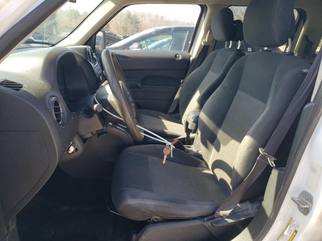 2015 Jeep Liberty (Patriot) VIN 1C4NJPBA5FD438385 Copart auction photo, minor dent/scratches damage thumbnail 7