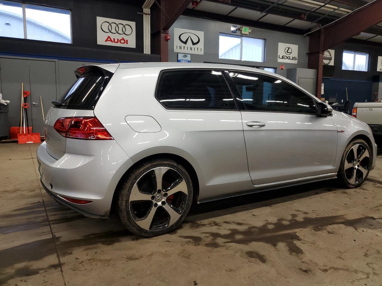 2015 Volkswagen GTI VIN 3VWYT7AU7FM105318 Copart auction photo, rear end / mechanical damage thumbnail 3
