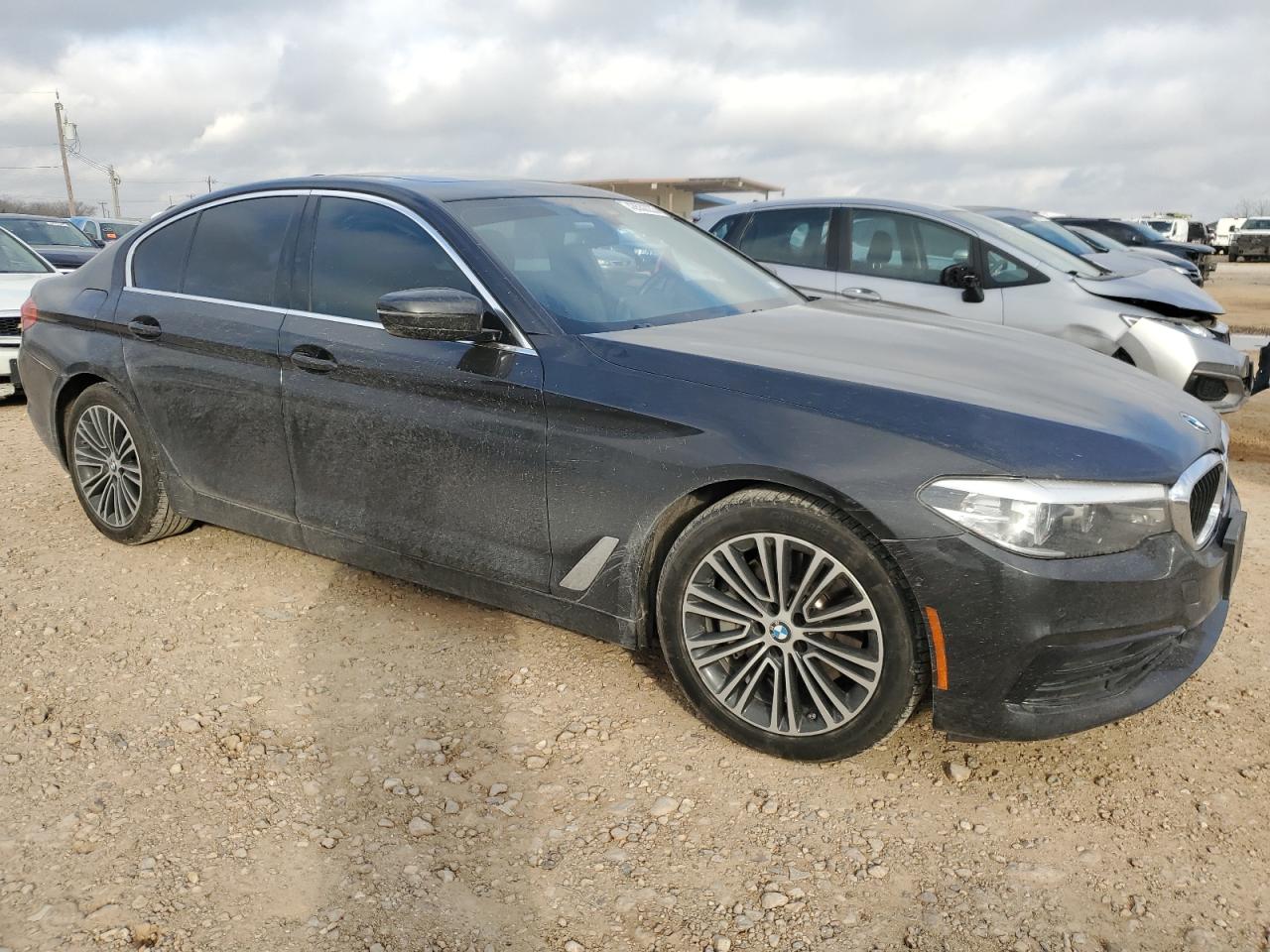 2019 BMW 5er VIN WBAJA5C50KBX86733 Copart auction photo, side / minor dent/scratches damage thumbnail 4