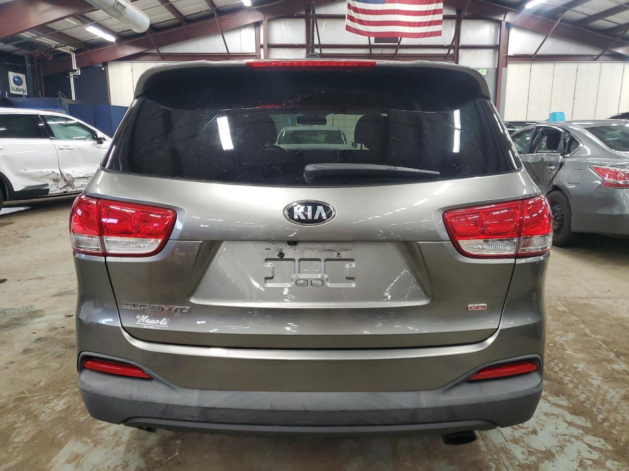 2018 KIA Sorento VIN 5XYPG4A38JG410406 Copart auction photo, minor dent/scratches damage thumbnail 6