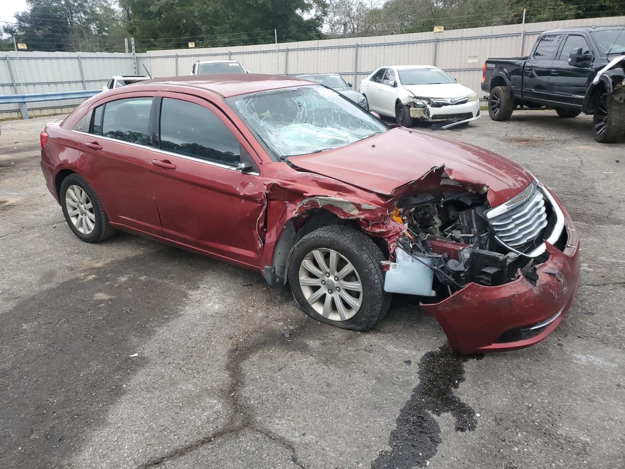 2013 Chrysler 200 VIN 1C3CCBBB6DN577675 Copart auction photo, front end damage thumbnail 4