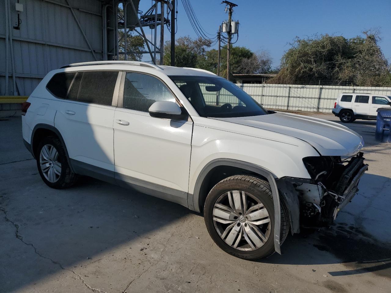 2019 Volkswagen Atlas VIN 1V2UR2CA5KC548583 Copart auction photo, front end damage thumbnail 4