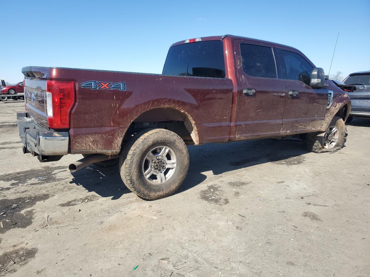 2017 Ford F250 VIN 1FT7W2B67HED61976 Copart auction photo, front end / minor dent/scratches damage thumbnail 3