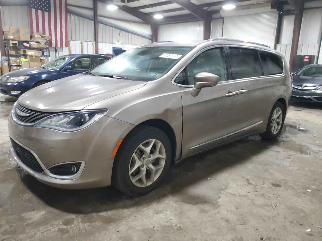 2017 Chrysler Pacifica VIN 2C4RC1EG6HR565199
