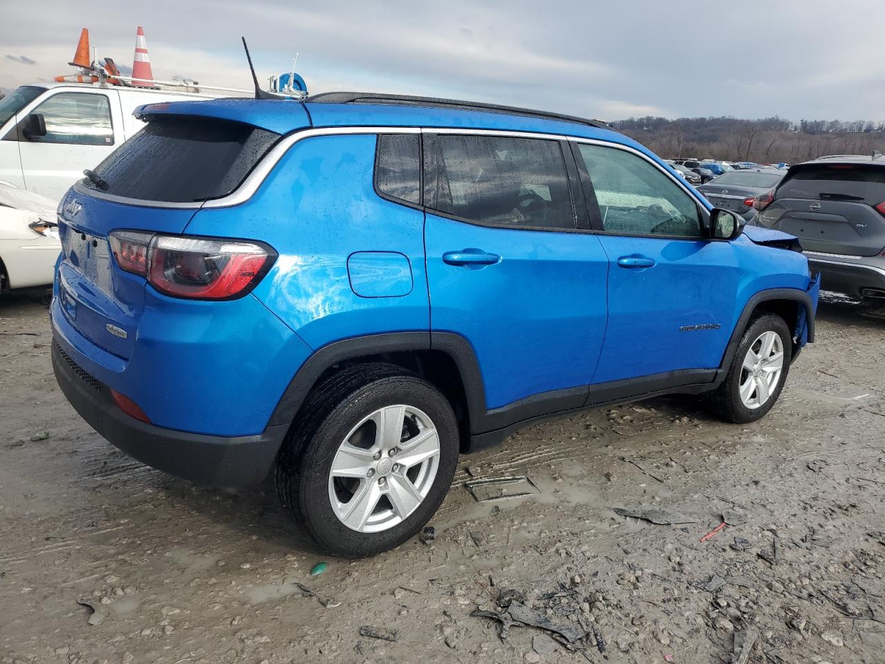 2022 Jeep Compass VIN 3C4NJDBB2NT121616 Copart auction photo, front end damage thumbnail 3