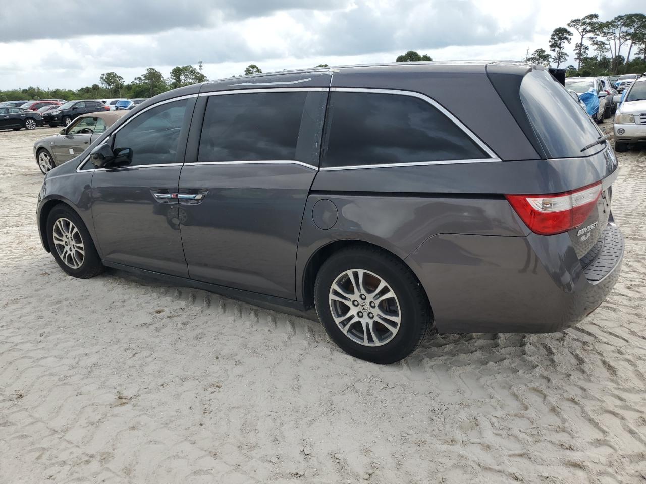 2013 Honda Odyssey VIN 5FNRL5H4XDB077730 Copart auction photo, water/flood / hail damage thumbnail 2
