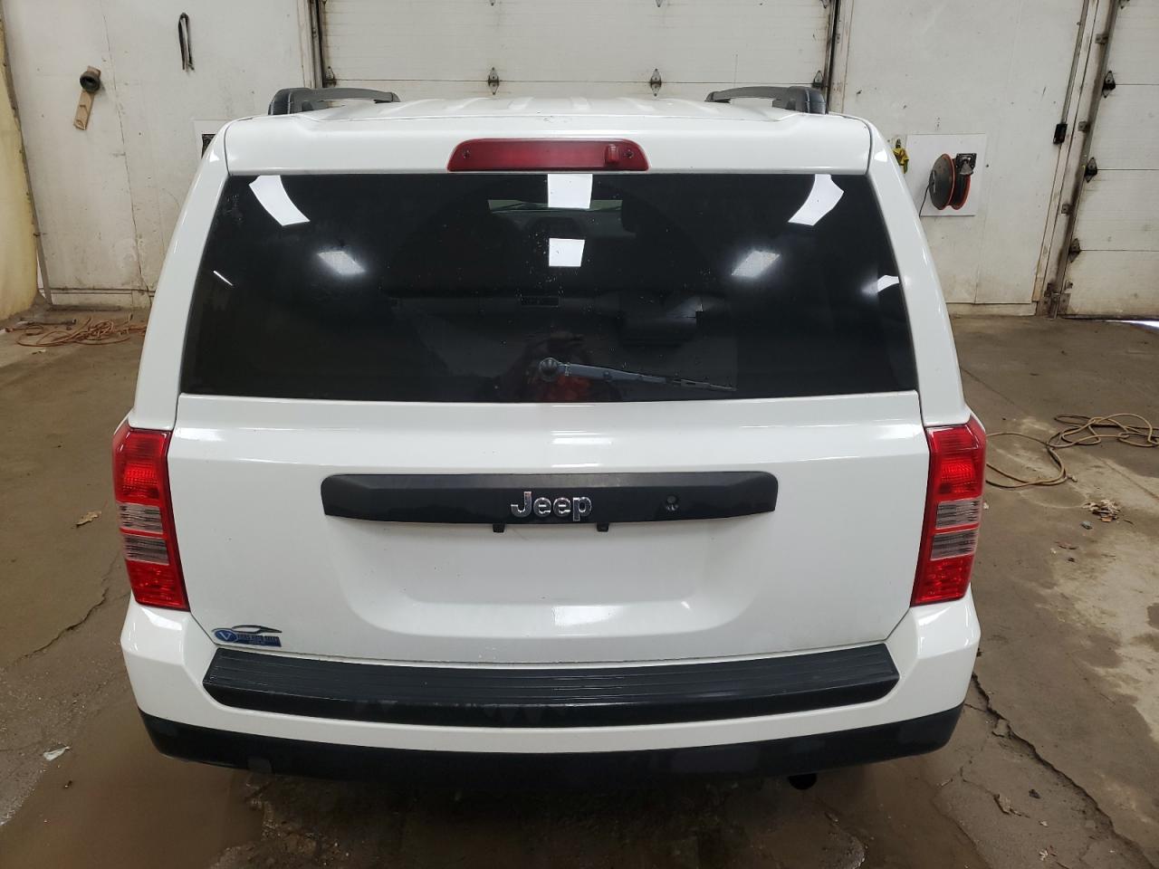 2015 Jeep Liberty (Patriot) VIN 1C4NJPBB7FD438445 Copart auction photo, side / front end damage thumbnail 6