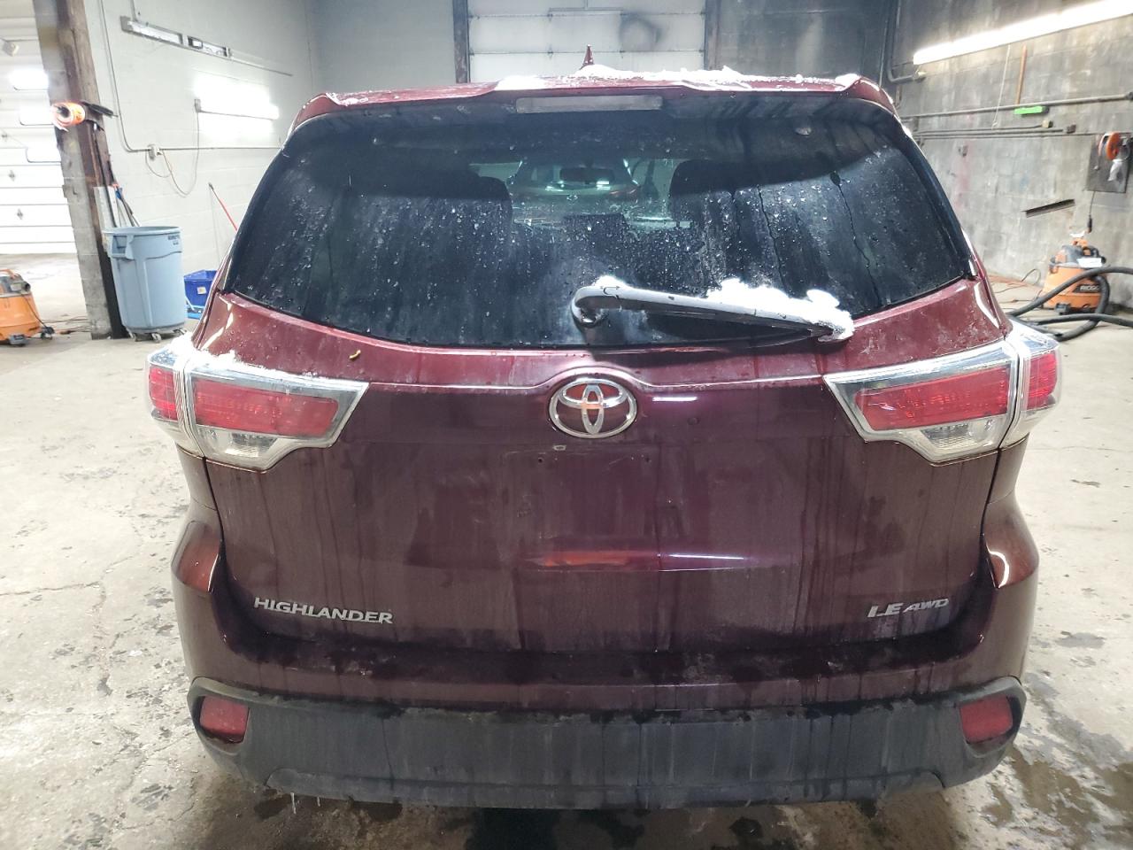 2015 Toyota Highlander VIN 5TDBKRFH5FS174303 Copart auction photo, front end damage thumbnail 6