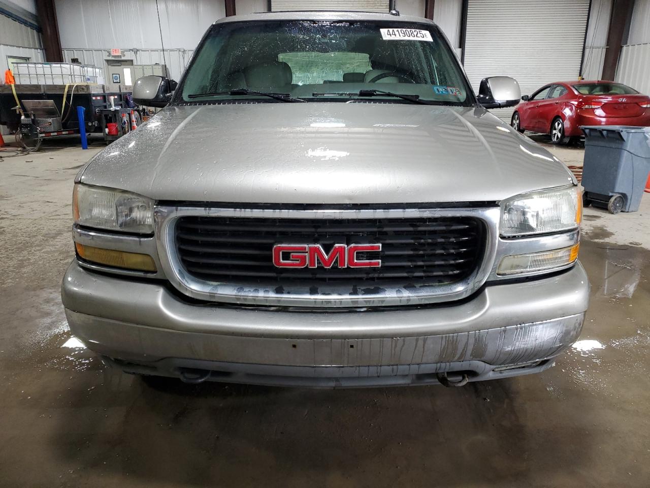 2002 GMC Yukon VIN 1GKEK13Z42J329155 Copart auction photo, rear end damage thumbnail 5