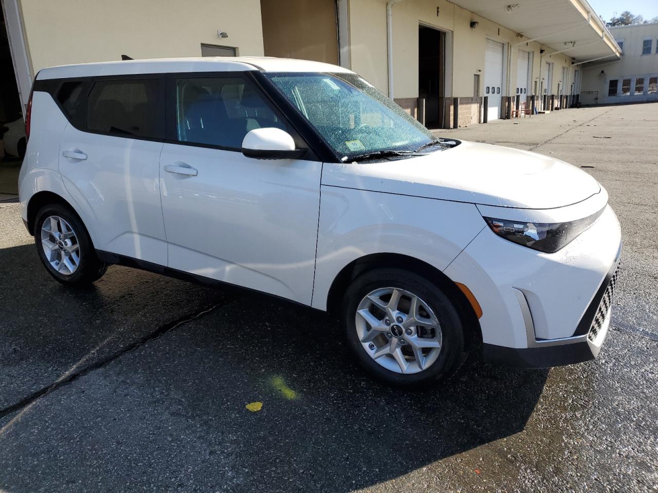 2023 KIA Soul VIN KNDJ23AU7P7876728 Copart auction photo, all over / minor dent/scratches damage thumbnail 4