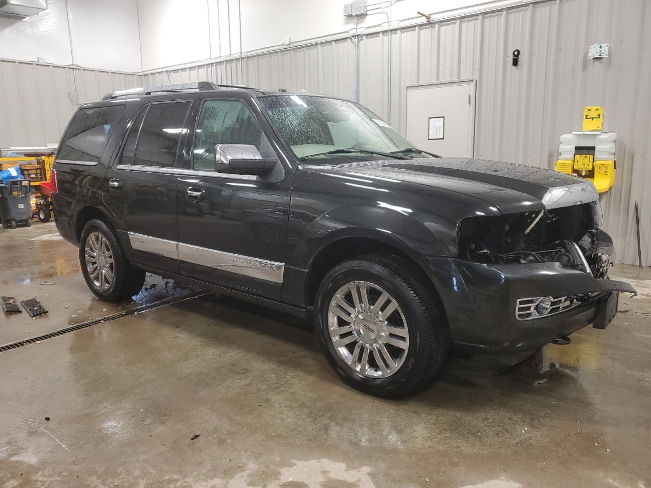 2010 Lincoln Navigator VIN 5LMJJ2J52AEJ04686 Copart auction photo, front end / mechanical damage thumbnail 4