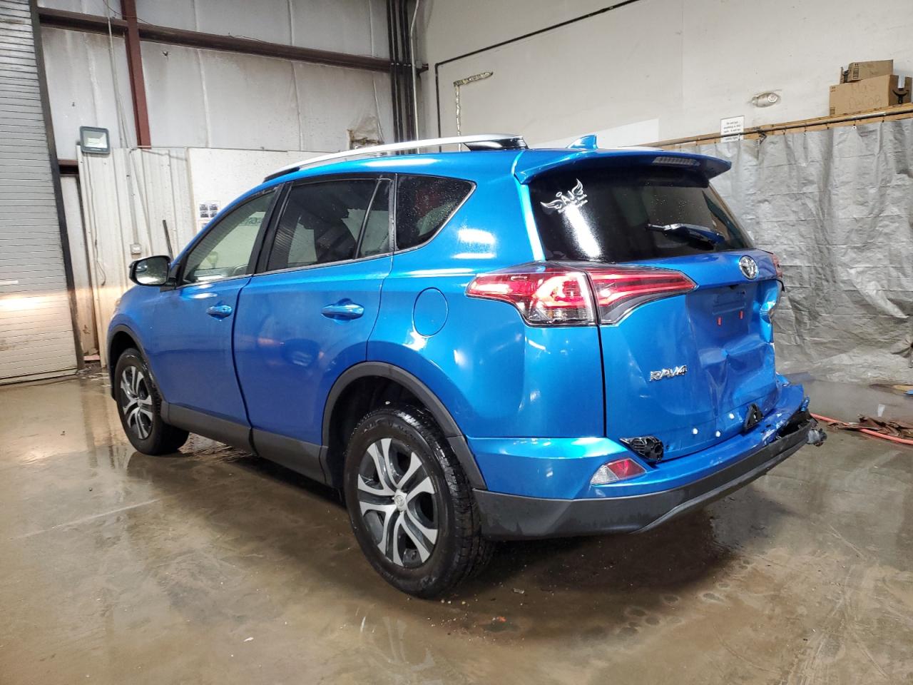 2018 Toyota RAV 4 VIN JTMBFREV0JJ249720 Copart auction photo, rear end / side damage thumbnail 2