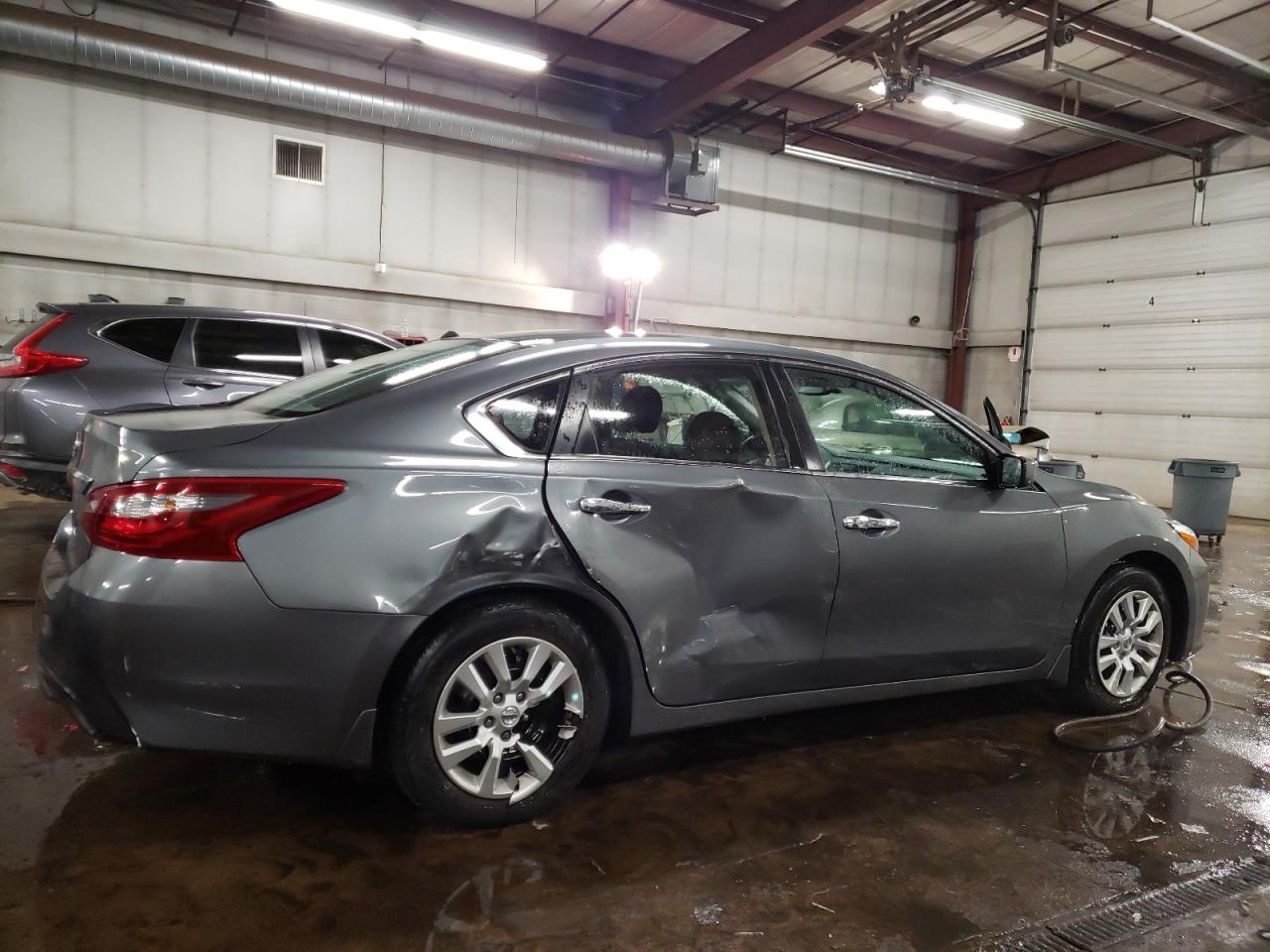 2018 Nissan Altima VIN 1N4AL3AP4JC264112 Copart auction photo, side / minor dent/scratches damage thumbnail 3