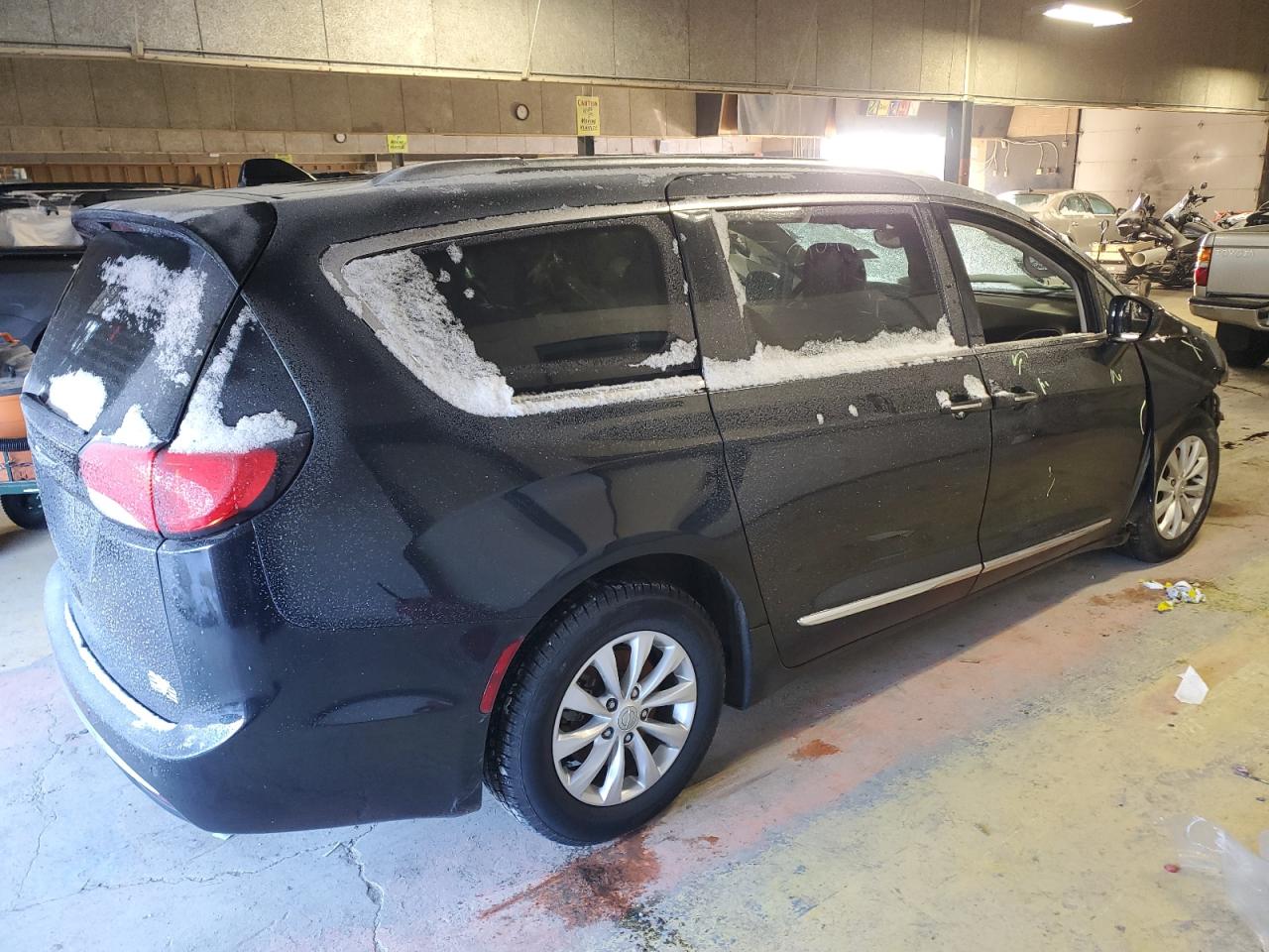 2018 Chevrolet Trax VIN 2C4RC1BG7JR210777 Copart auction photo, front end / minor dent/scratches damage thumbnail 3