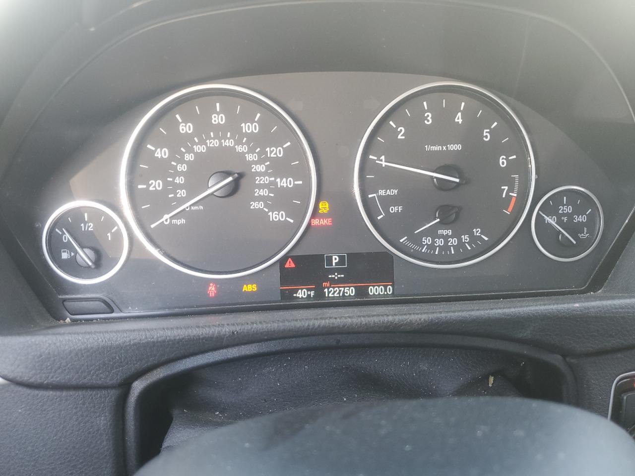 2015 BMW 3er VIN WBA3B1C51FK141187 Copart auction photo, front end damage thumbnail 9