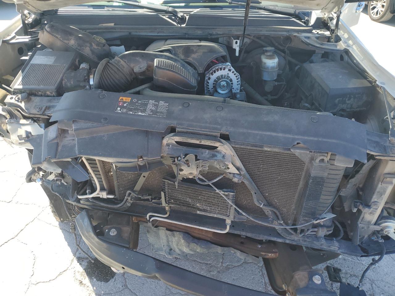 2014 Chevrolet Suburban VIN 1GNSKKE76ER212044 Copart auction photo, front end / side damage thumbnail 14