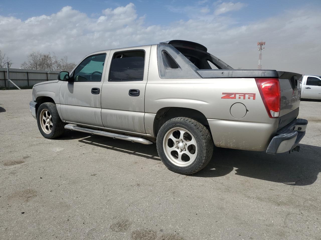 2003 Chevrolet Avalanche VIN 3GNEC13T53G298965 Copart auction photo, vandalism / minor dent/scratches damage thumbnail 2