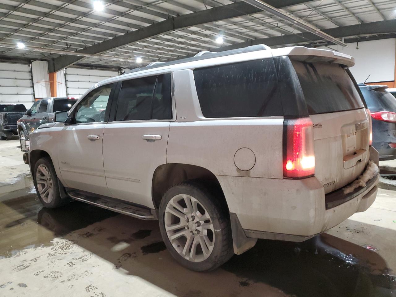 2019 GMC Yukon VIN 1GKS2BKC1KR184437 Copart auction photo, front end / side damage thumbnail 2