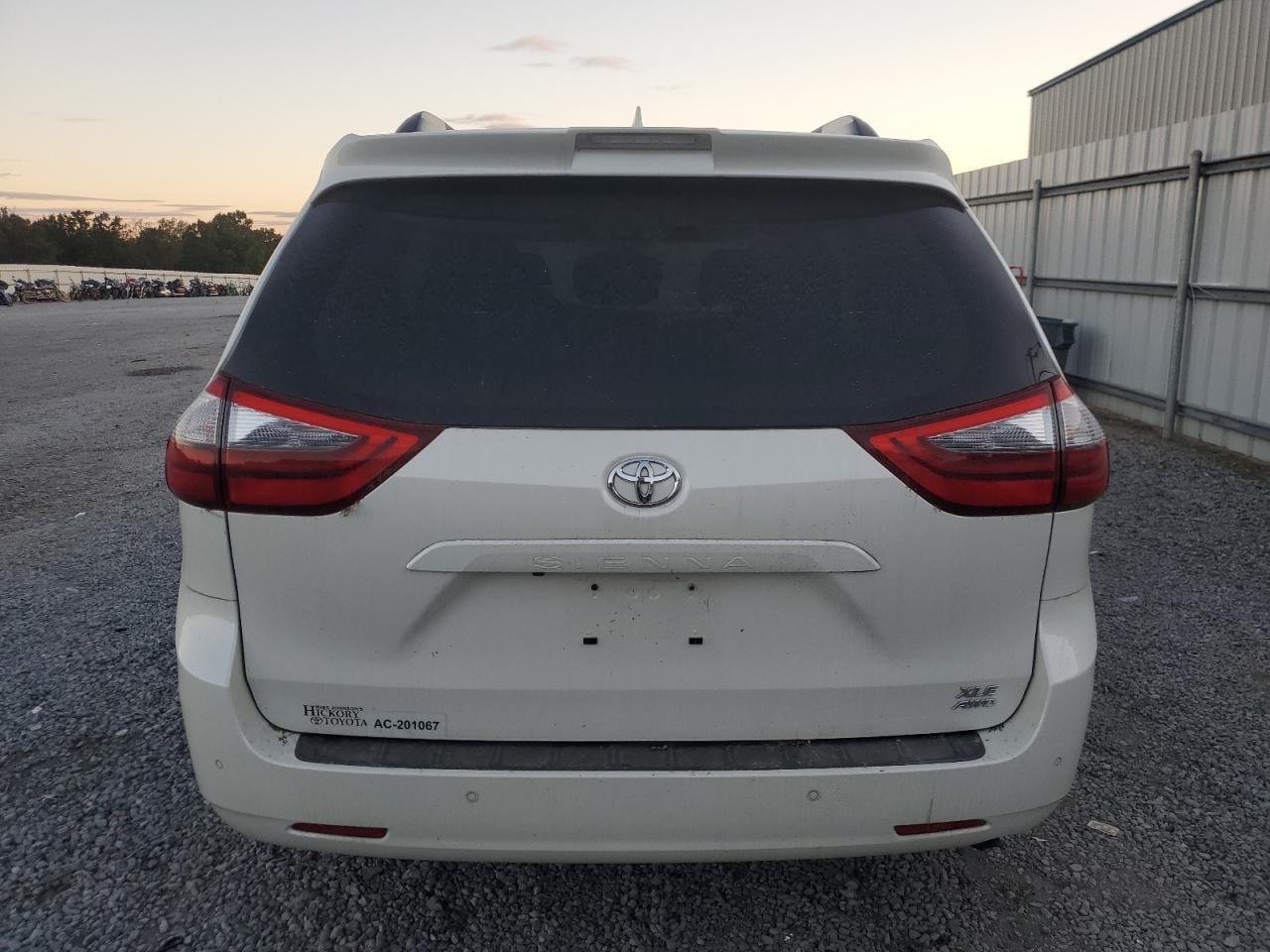 2020 Toyota Sienna VIN 5TDDZ3DC9LS228299 Copart auction photo, water/flood damage thumbnail 6