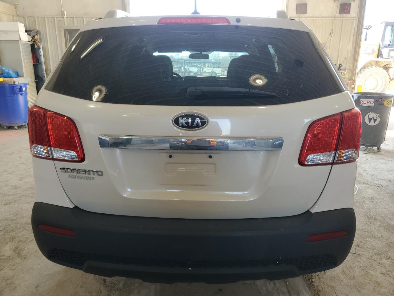 2011 KIA Sorento VIN 5XYKTDA29BG125731 Copart auction photo, front end damage thumbnail 6