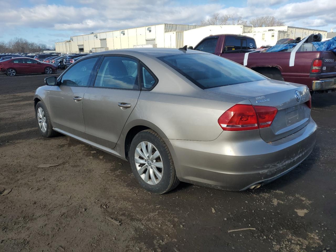 2015 Volkswagen Passat VIN 1VWAT7A37FC056597 Copart auction photo, front end damage thumbnail 2