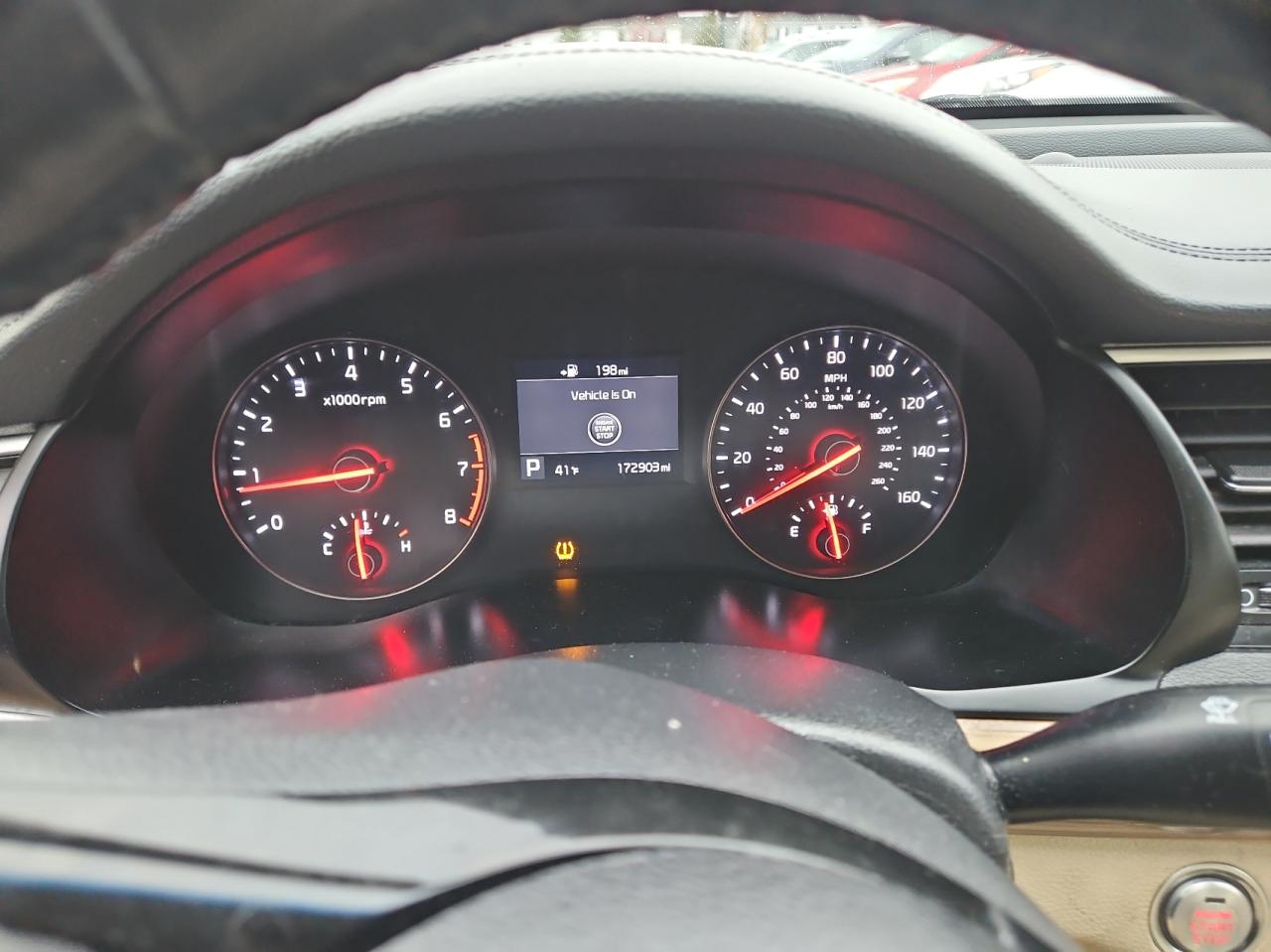 2017 KIA Cadenza VIN KNALC4J17H5049226 Copart auction photo, normal wear / minor dent/scratches damage thumbnail 8
