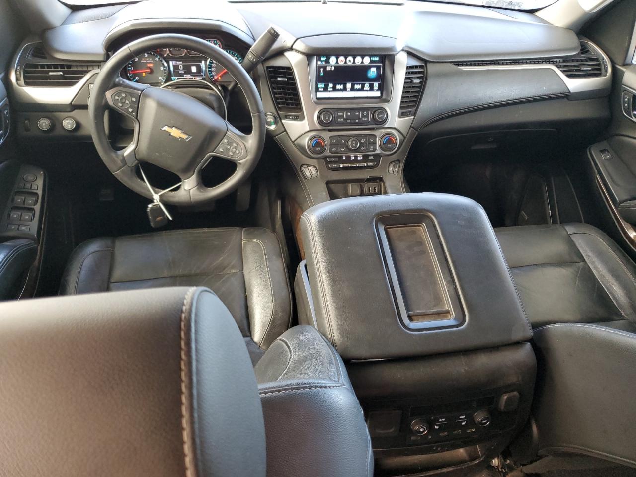 2019 Chevrolet Tahoe VIN 1GNSKBKC6KR125208 Copart auction photo, rear end / minor dent/scratches damage thumbnail 8