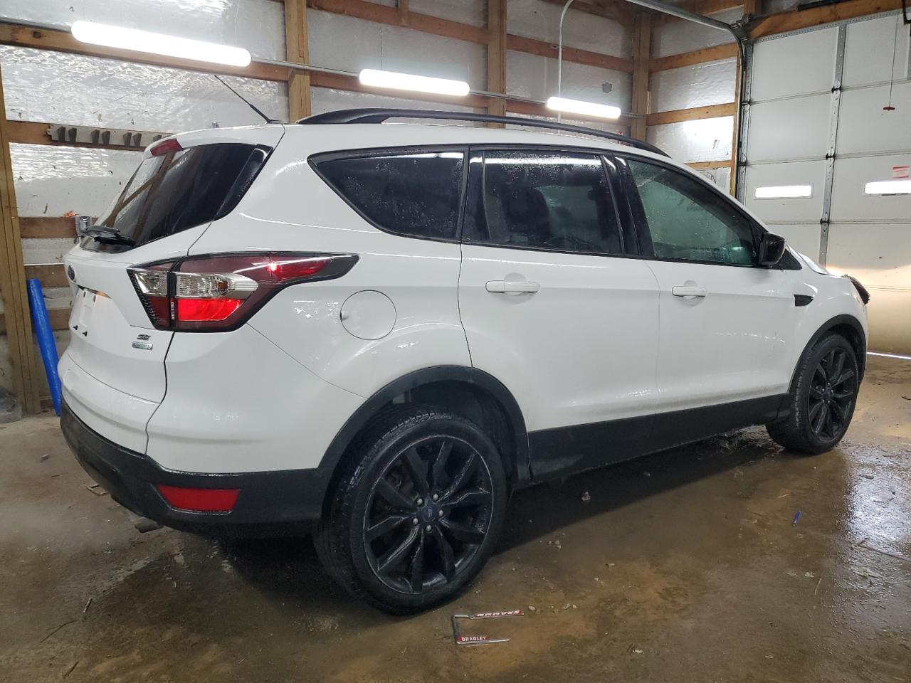 2017 Ford Escape VIN 1FMCU0GD4HUB49960 Copart auction photo, front end damage thumbnail 3