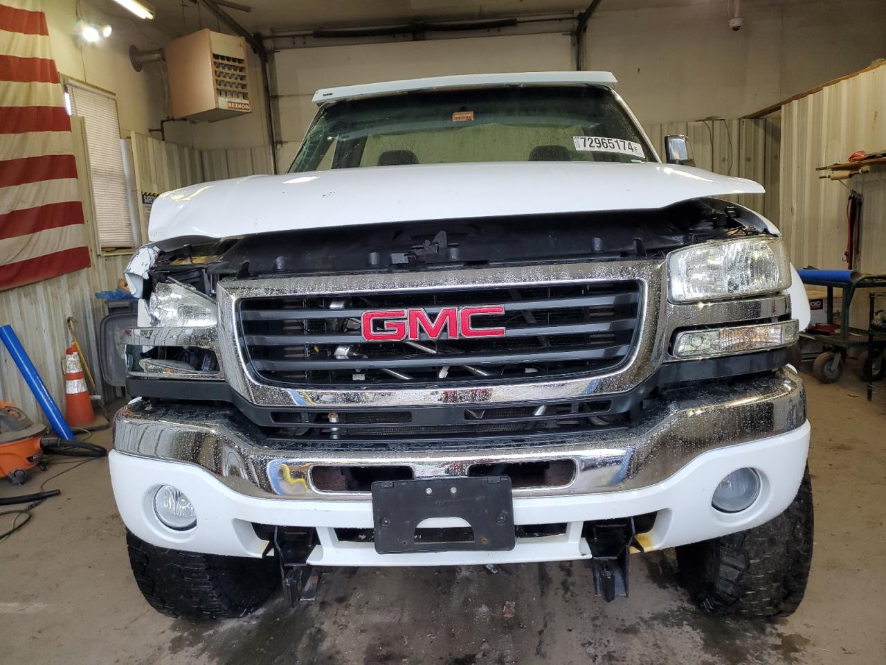 2007 GMC Sierra VIN 1GTHK24D77E117450 Copart auction photo, side / front end damage thumbnail 5