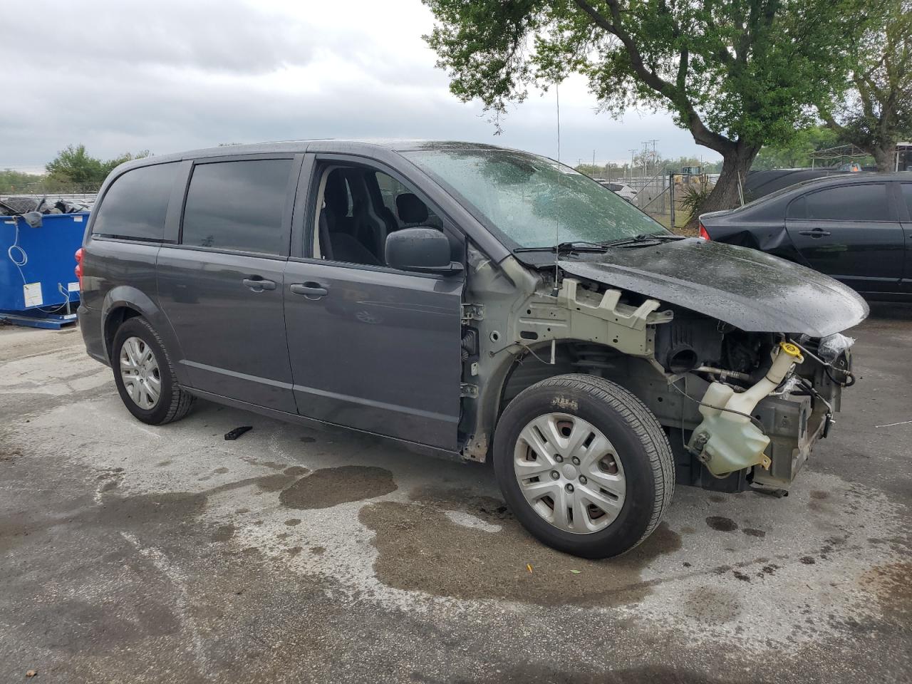 2019 Dodge Caravan VIN 2C4RDGBG2KR639469 Copart auction photo, front end / side damage thumbnail 4