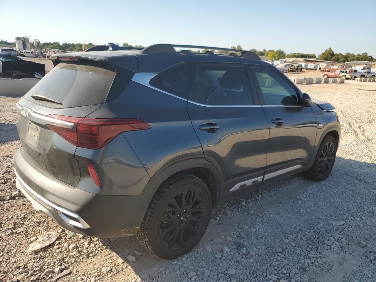 2023 KIA Seltos VIN KNDEUCA2XP7369901 Copart auction photo, front end / minor dent/scratches damage thumbnail 3