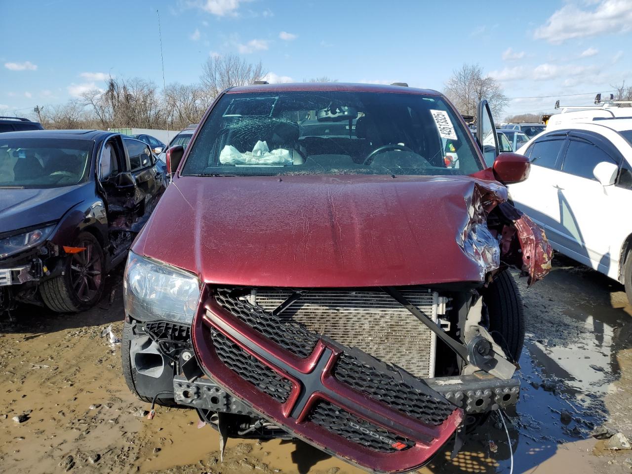 2017 Dodge Caravan VIN 2C4RDGEG6HR808476 Copart auction photo, front end / side damage thumbnail 5