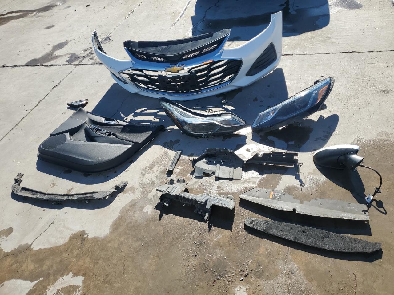 2019 Chevrolet Cruze VIN 1G1BE5SM3K7115587 Copart auction photo, front end / side damage thumbnail 12