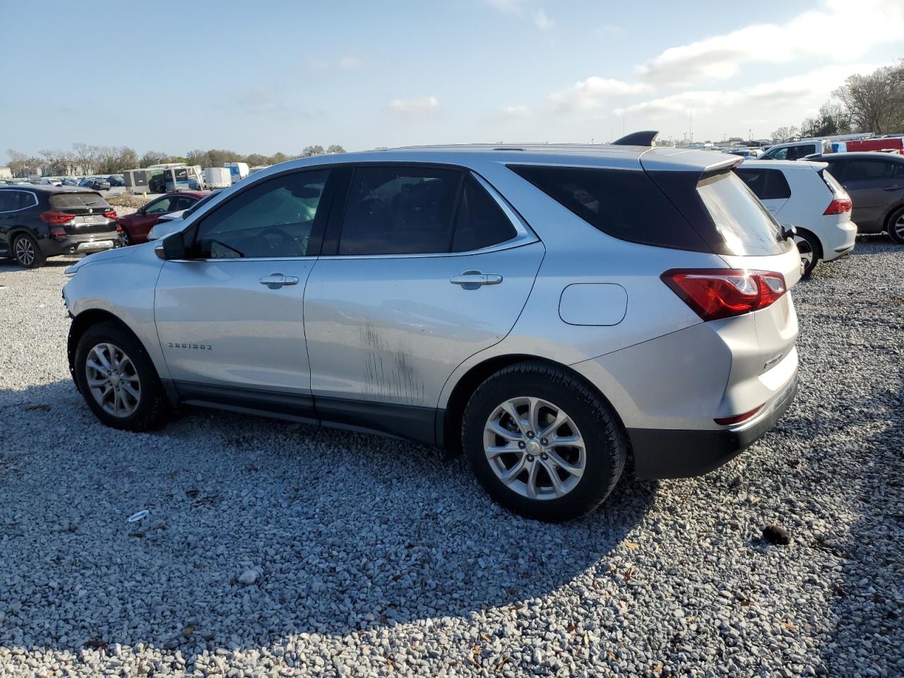 2019 Chevrolet Equinox VIN 3GNAXKEV9KS668656 Copart auction photo, front end damage thumbnail 2