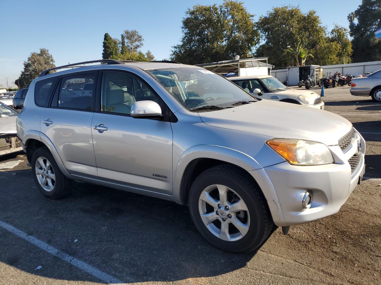 2009 Toyota RAV 4 VIN JTMZF31V895010583 Copart auction photo, rear end / minor dent/scratches damage thumbnail 4