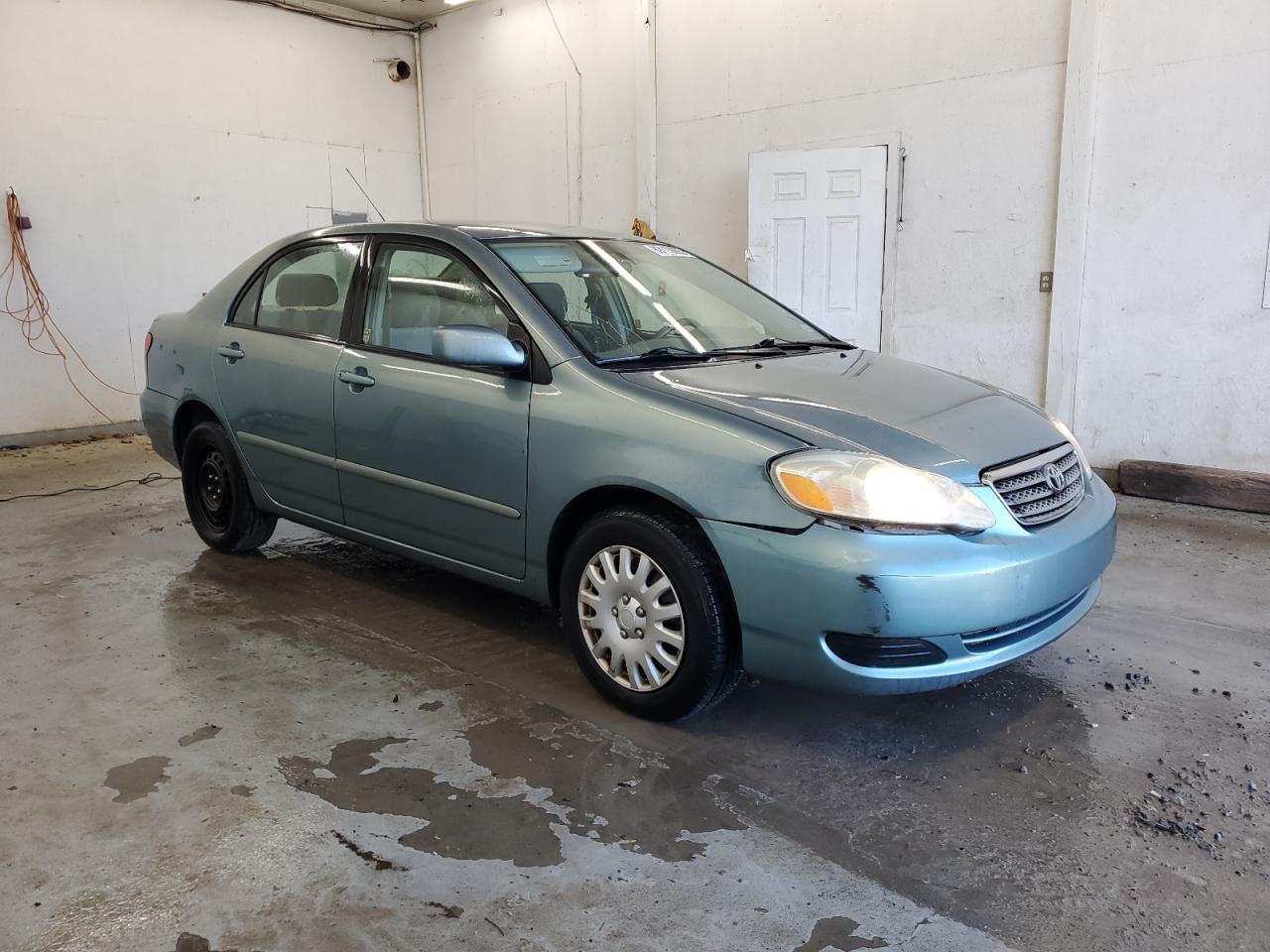 2006 Toyota Corolla VIN 1NXBR32E76Z665841 Copart auction photo, front end / minor dent/scratches damage thumbnail 4