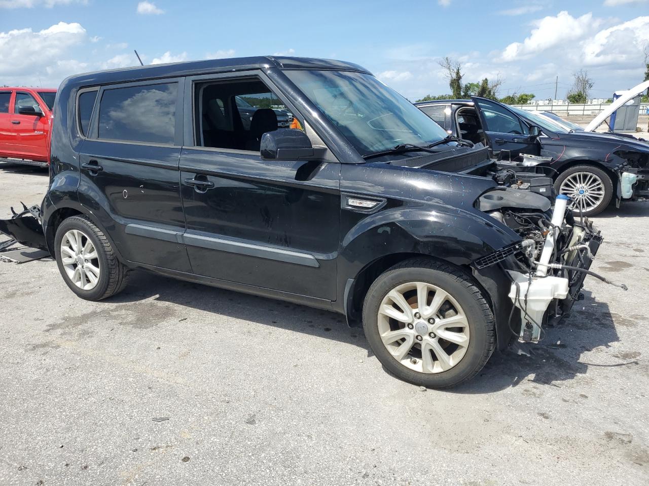 2013 KIA Soul VIN KNDJT2A5XD7773671 Copart auction photo, front end / side damage thumbnail 4
