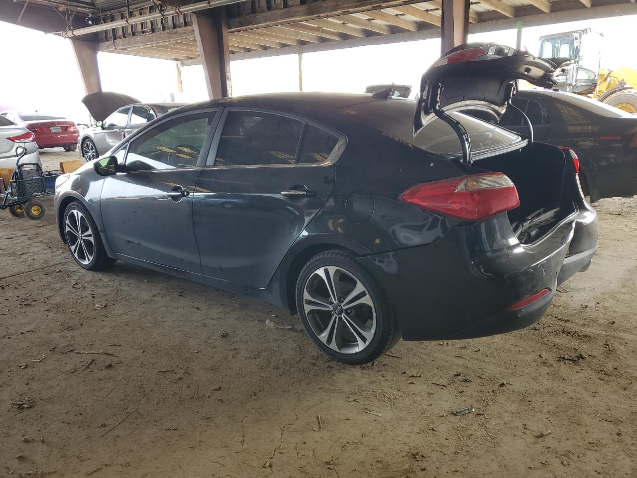 2016 KIA Forte VIN KNAFZ4A81G5575178 Copart auction photo, rear end damage thumbnail 2