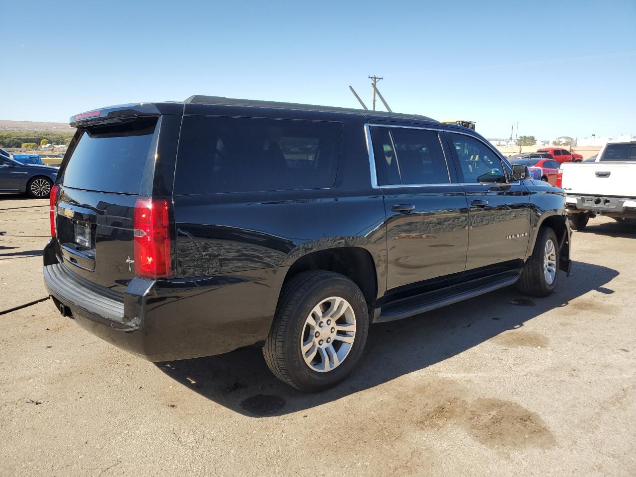 2019 Chevrolet Suburban VIN 1GNSCGKC6KR180042 Copart auction photo, front end damage thumbnail 3