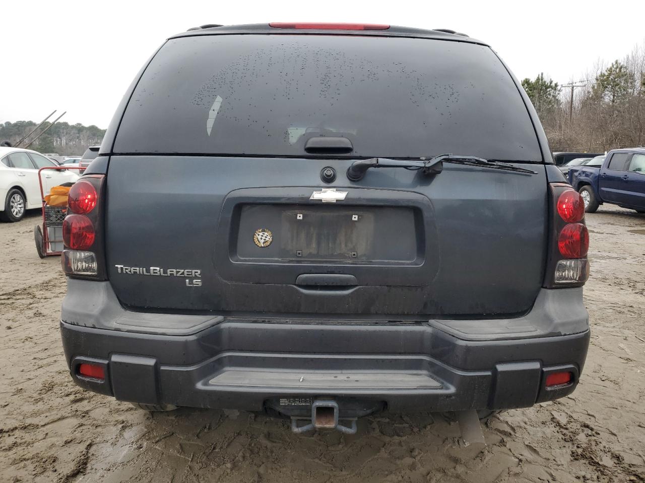 2005 Chevrolet TrailBlazer VIN 1GNDS13S452280345 Copart auction photo, front end / minor dent/scratches damage thumbnail 6