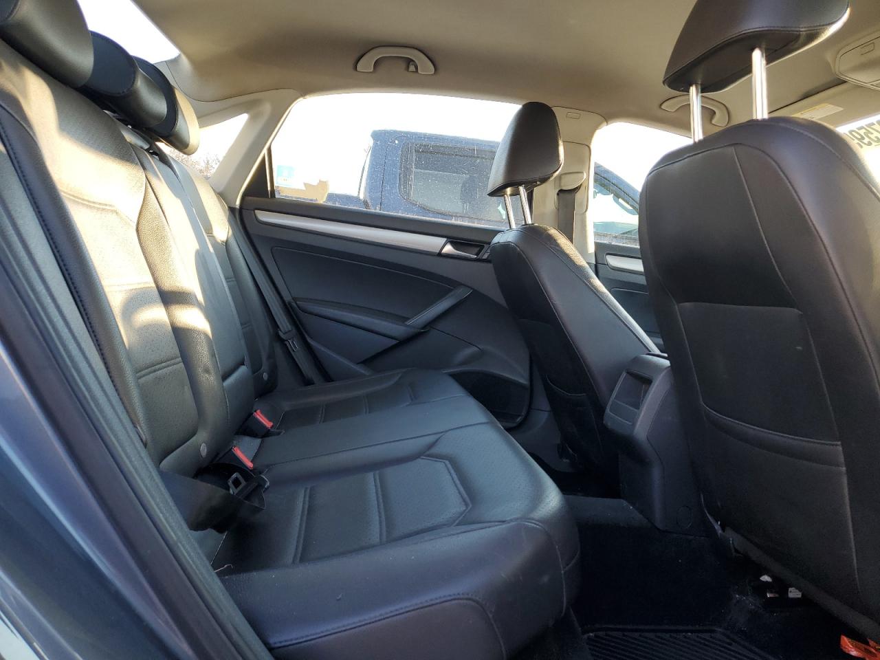 2015 Volkswagen Passat VIN 1VWAT7A39FC119733 Copart auction photo, rear end damage thumbnail 10