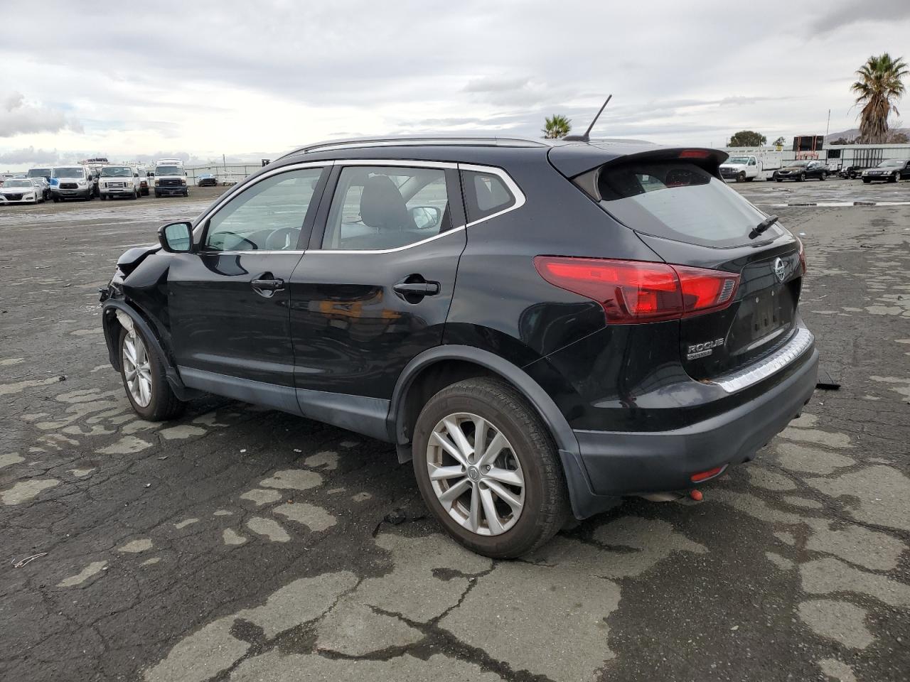 2018 Nissan Rogue VIN JN1BJ1CP2JW193712 Copart auction photo, front end damage thumbnail 2