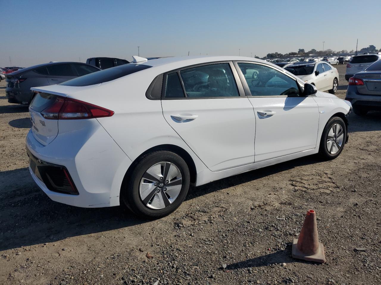 2018 Hyundai IONIQ VIN KMHC65LC8JU101744 Copart auction photo, front end / rear end damage thumbnail 3