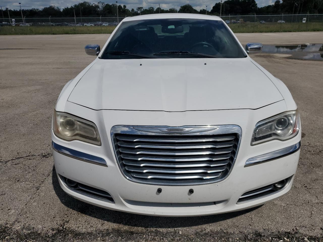 2011 Chrysler 300 VIN 2C3CA5CG8BH533328 Copart auction photo, water/flood damage thumbnail 5