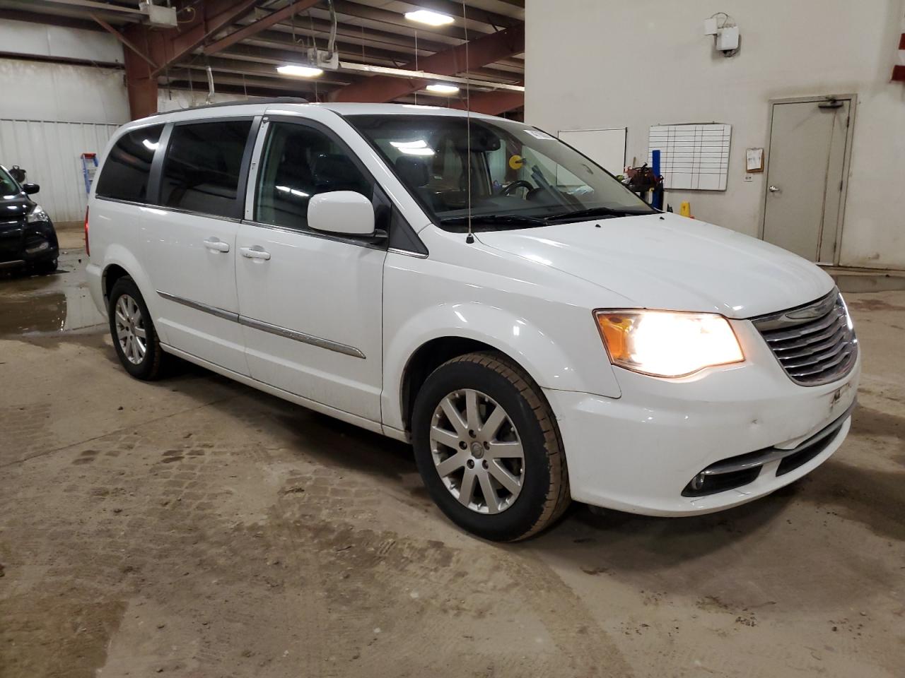 2014 Chrysler Town & Country VIN 2C4RC1BG4ER434711 Copart auction photo, rear end / front end damage thumbnail 4