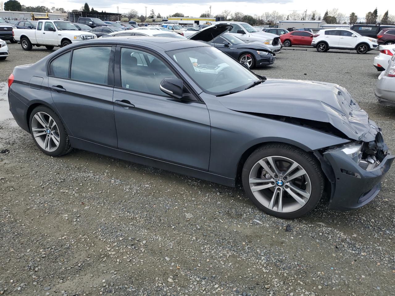 2014 BMW 3er VIN WBA3A5C58EP602851 Copart auction photo, front end / side damage thumbnail 4