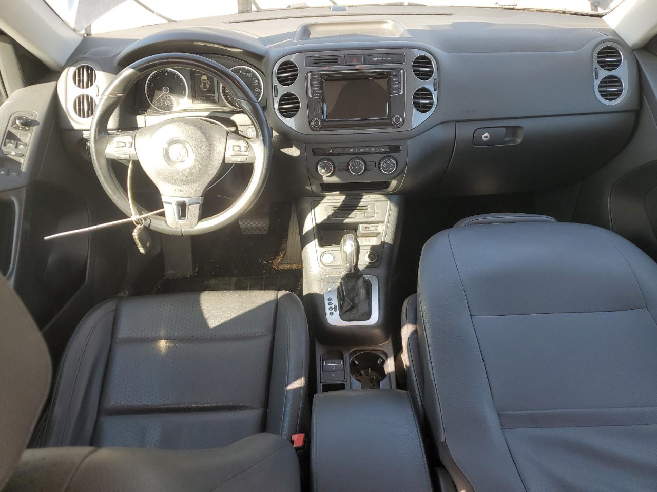 2017 Volkswagen Tiguan VIN WVGBV7AX6HK027911 Copart auction photo, front end damage thumbnail 8