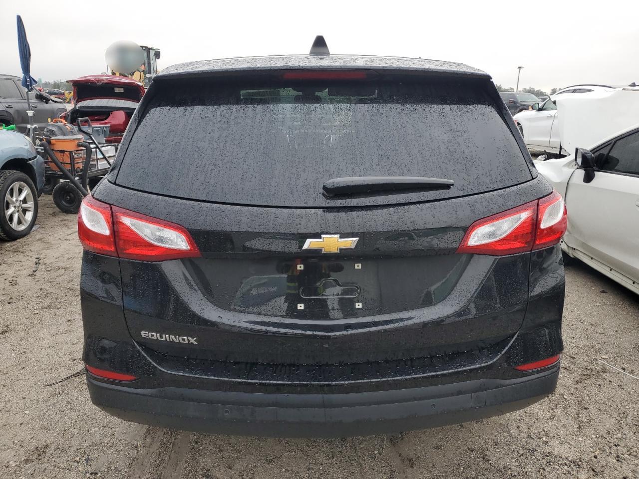 2020 Chevrolet Equinox VIN 2GNAXFEVXL6199357 Copart auction photo, front end / minor dent/scratches damage thumbnail 6