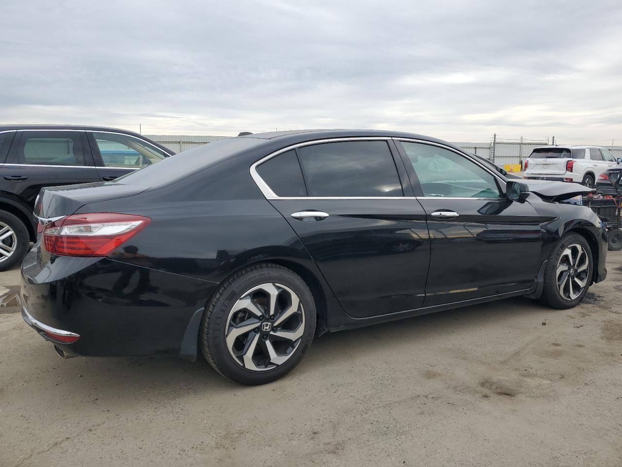 2017 Honda Accord VIN 1HGCR3F05HA022501 Copart auction photo, front end damage thumbnail 3